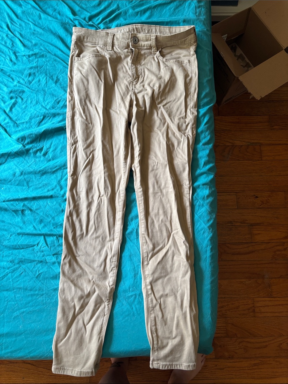 American Eagle Outfitters Next Level Stretch tan Jeggings